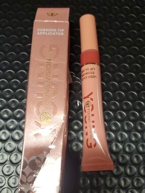 Lush Glow Cushion Lip Gloss - Peachy Pink